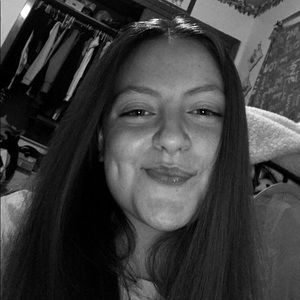 Meet your Posher, Daniellle